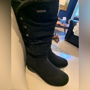 Khombu Winter boots